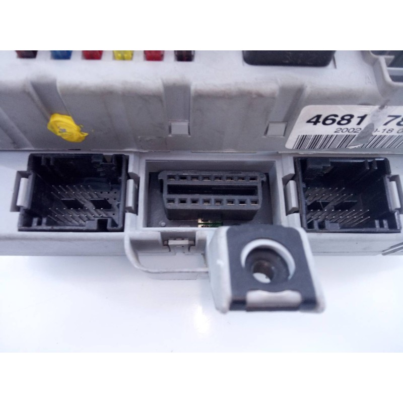 Recambio de caja reles / fusibles para fiat punto berlina (188) 1.2 8v referencia OEM IAM 46817785NPL  E3-A4-23-1