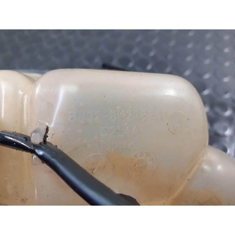 Recambio de deposito expansion para land rover evoque dynamic referencia OEM IAM BJ328K218A D2L4A P2-A3-18