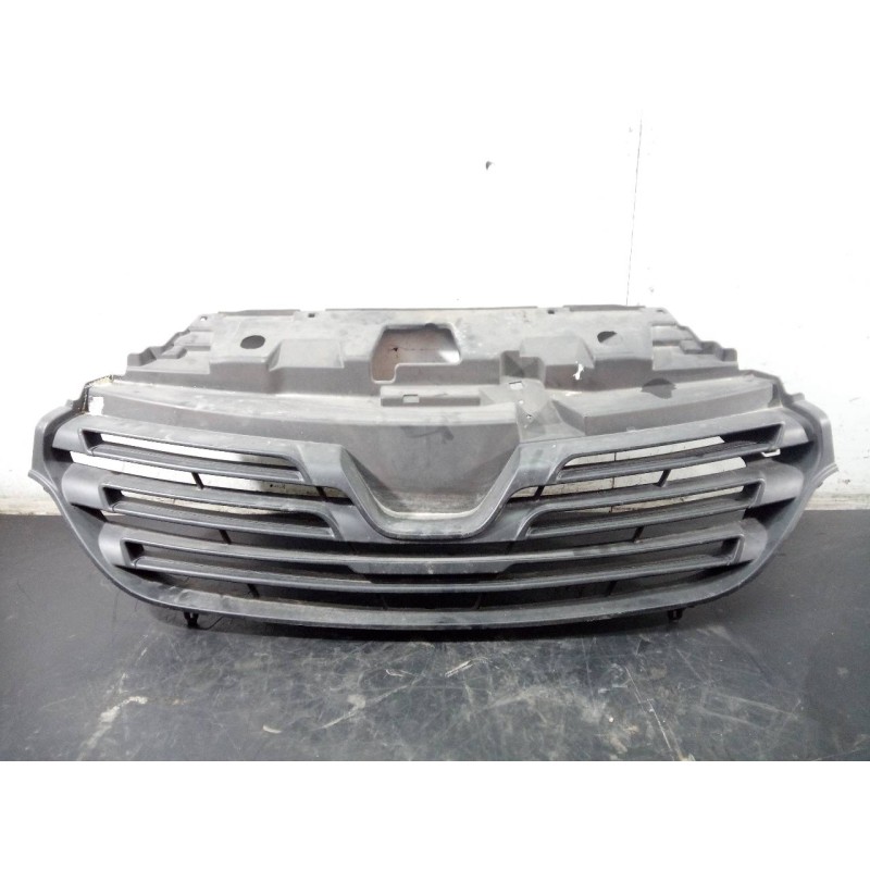 Recambio de rejilla delantera para renault trafic furgón l1h1 2,9t referencia OEM IAM   P2-A2-19