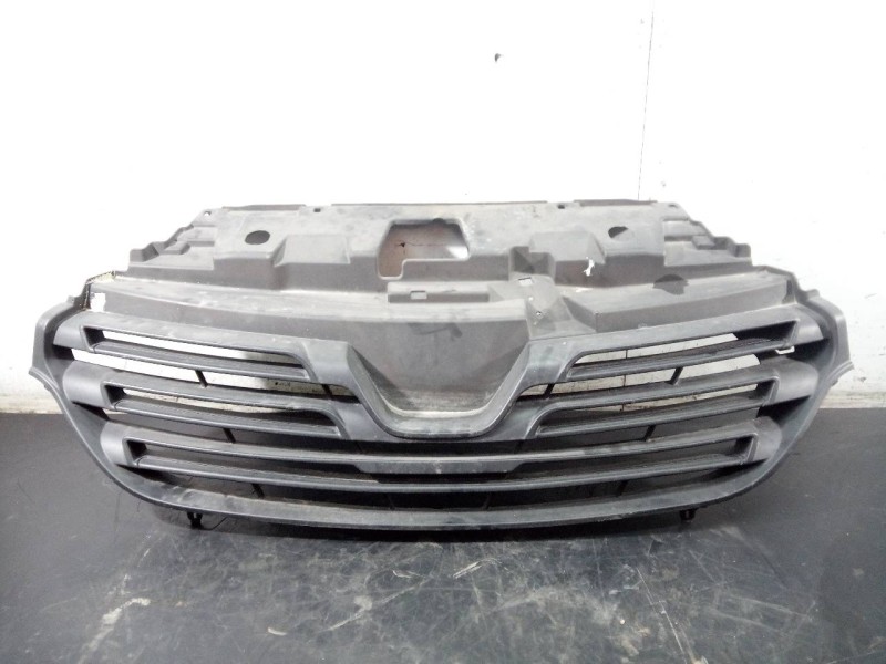 Recambio de rejilla delantera para renault trafic furgón l1h1 2,9t referencia OEM IAM   P2-A2-19