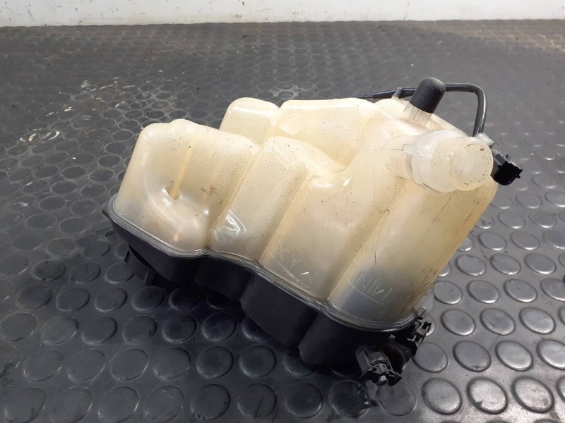 Recambio de deposito expansion para land rover evoque dynamic referencia OEM IAM BJ328K218A D2L4A P2-A3-18