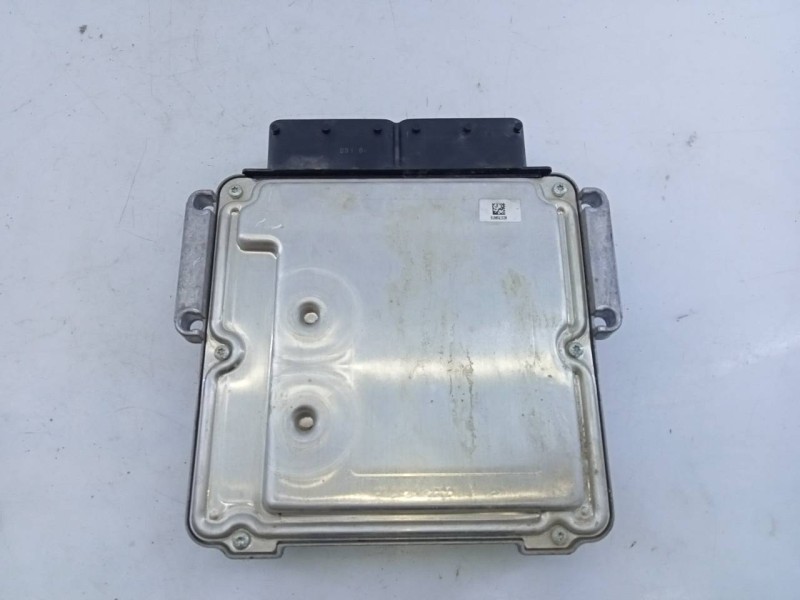 Recambio de centralita motor uce para land rover discovery sport se referencia OEM IAM GX7312C520FAF 0281032607 E3-B3-14-4