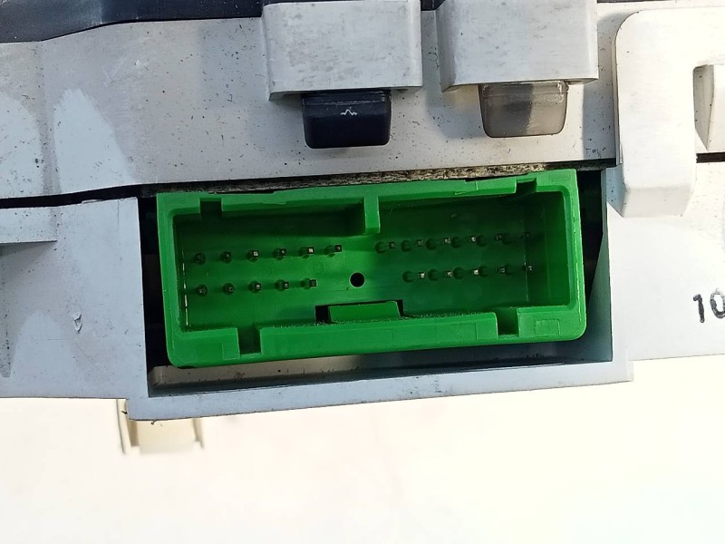 Recambio de cuadro instrumentos para suzuki grand vitara 5 puertas sq (ft) 2.0 td xl-7 dlx referencia OEM IAM 3411050JA2  E3-B4-