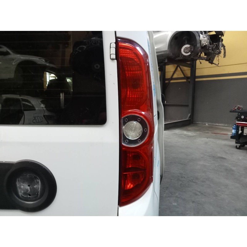 Recambio de piloto trasero derecho para fiat doblo ii (152) emotion referencia OEM IAM   
