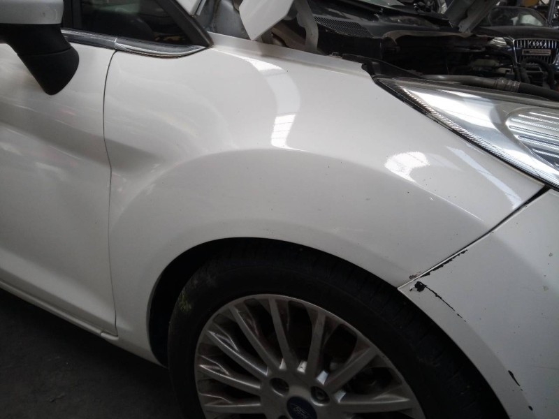 Recambio de aleta delantera derecha para ford fiesta (cb1) trend referencia OEM IAM   