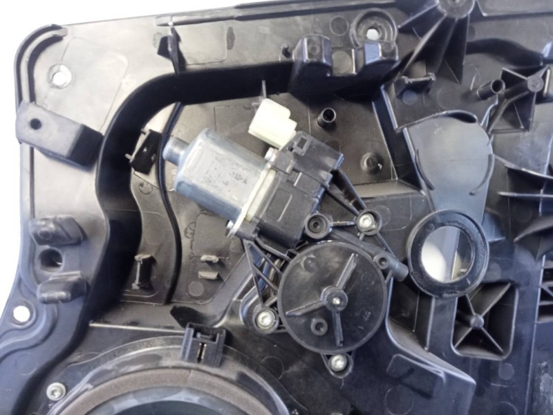 Recambio de elevalunas delantero derecho para ford fiesta (cb1) trend referencia OEM IAM 8A6114553A  P2-B3-9