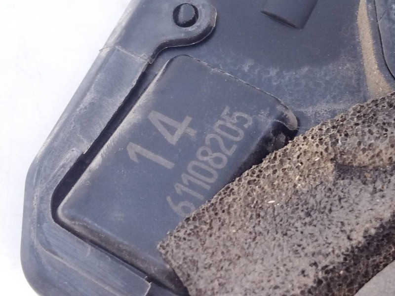 Recambio de cerradura puerta trasera izquierda para toyota land cruiser (j12) 3.0 d-4d gx referencia OEM IAM 61108205  E2-B4-50-