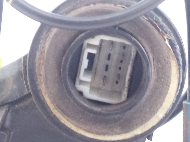 Recambio de cerradura puerta trasera izquierda para toyota land cruiser (j12) 3.0 d-4d gx referencia OEM IAM 61108205  E2-B4-50-