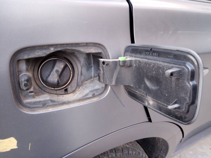 Recambio de tapa exterior combustible para bmw x3 (e83) 2.0d referencia OEM IAM   