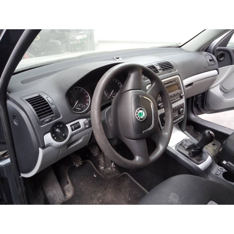 Recambio de salpicadero para skoda octavia combi (1z5) ambiente referencia OEM IAM   