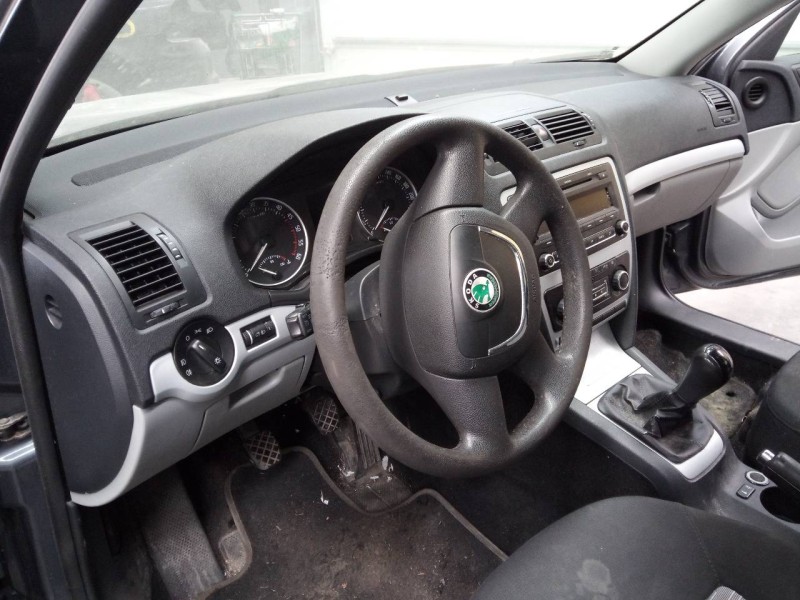 Recambio de salpicadero para skoda octavia combi (1z5) ambiente referencia OEM IAM   