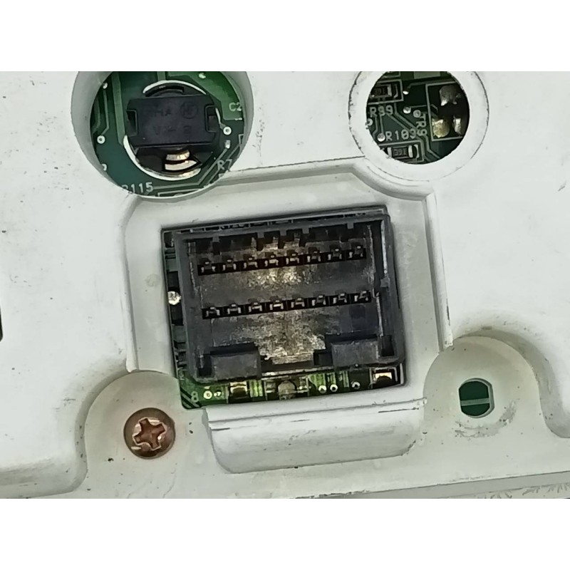 Recambio de cuadro instrumentos para ssangyong rodius xdi referencia OEM IAM 8020021100 11000918400S E3-A3-18-2