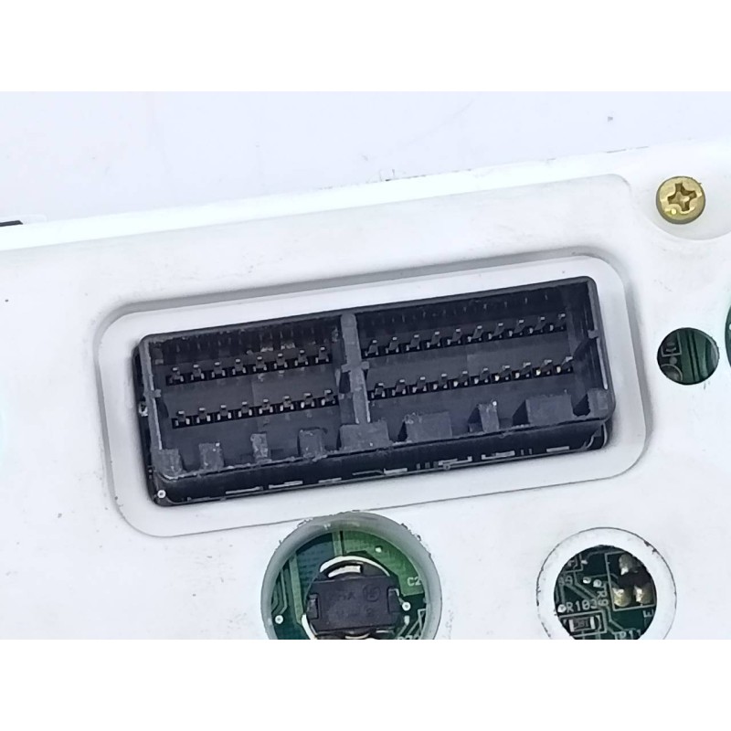 Recambio de cuadro instrumentos para ssangyong rodius xdi referencia OEM IAM 8020021100 11000918400S E3-A3-18-2