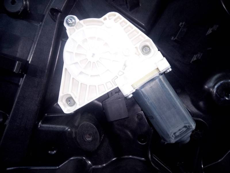 Recambio de elevalunas trasero izquierdo para mercedes-benz clase cla (w117) shooting brake cla 200 (117.943) referencia OEM IAM