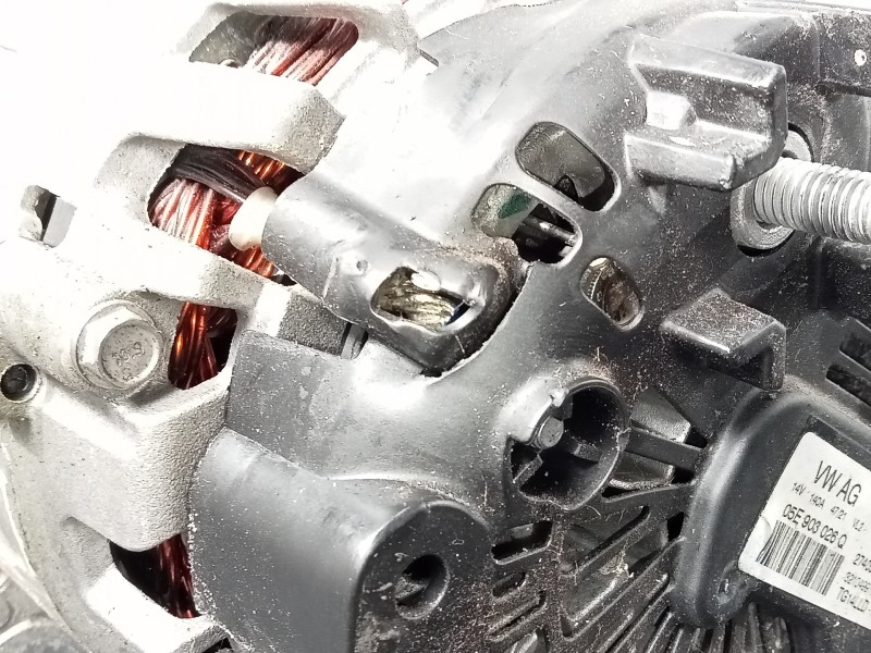 Recambio de alternador para volkswagen t-roc sport referencia OEM IAM 05E903026Q  P3-A4-7-4