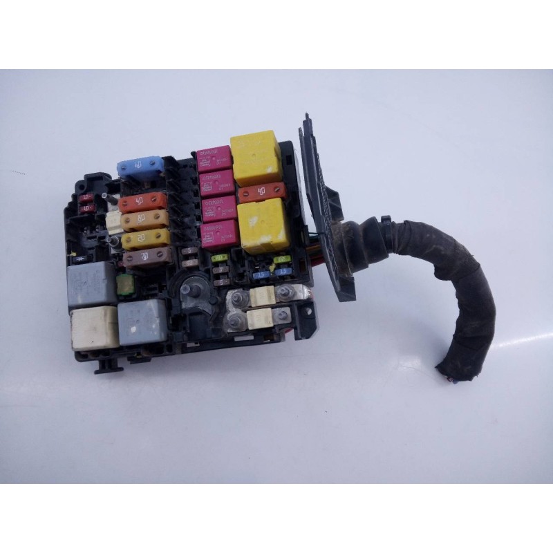 Recambio de caja reles / fusibles para peugeot 3008 gt line referencia OEM IAM   E3-B2-36-3