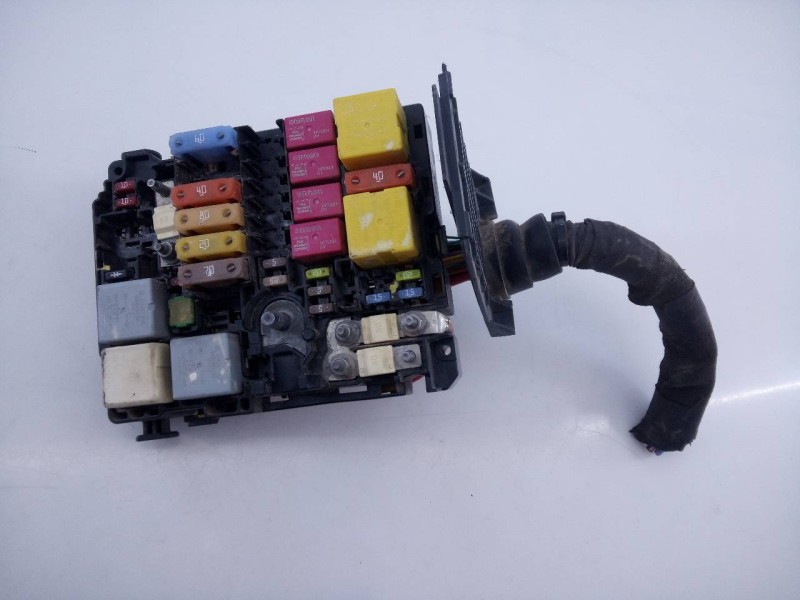 Recambio de caja reles / fusibles para peugeot 3008 gt line referencia OEM IAM   E3-B2-36-3