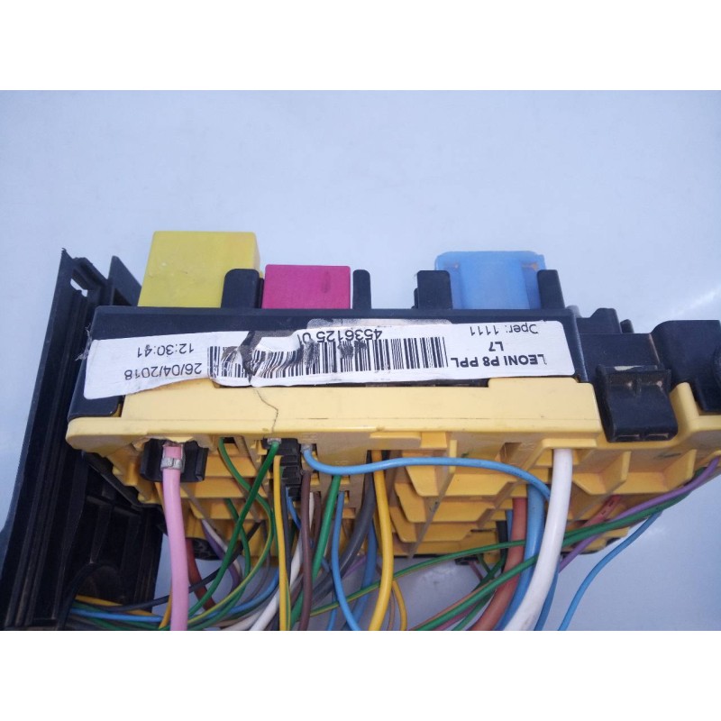 Recambio de caja reles / fusibles para peugeot 3008 gt line referencia OEM IAM   E3-B2-36-3