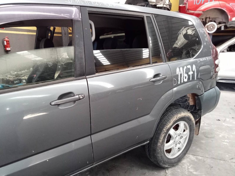 Recambio de puerta trasera izquierda para toyota land cruiser (j12) 3.0 d-4d gx referencia OEM IAM   