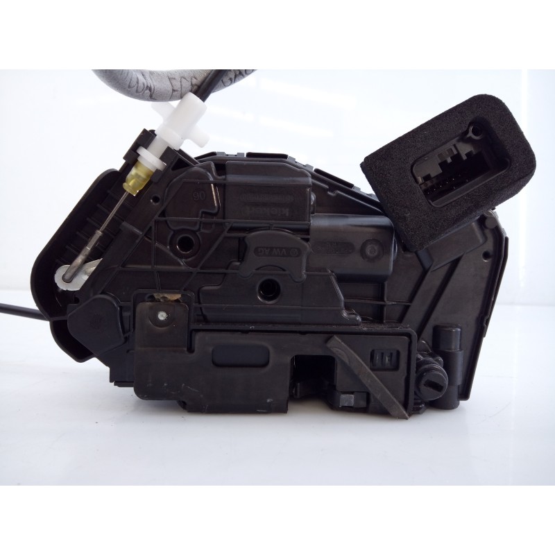 Recambio de cerradura puerta trasera derecha para volkswagen t-roc sport referencia OEM IAM A6L5TA839016L 45380180 E1-B6-44-1