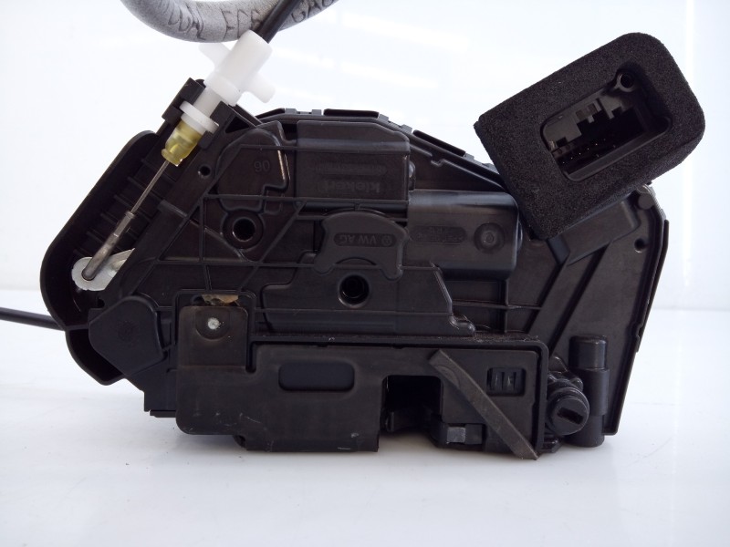 Recambio de cerradura puerta trasera derecha para volkswagen t-roc sport referencia OEM IAM A6L5TA839016L 45380180 E1-B6-44-1