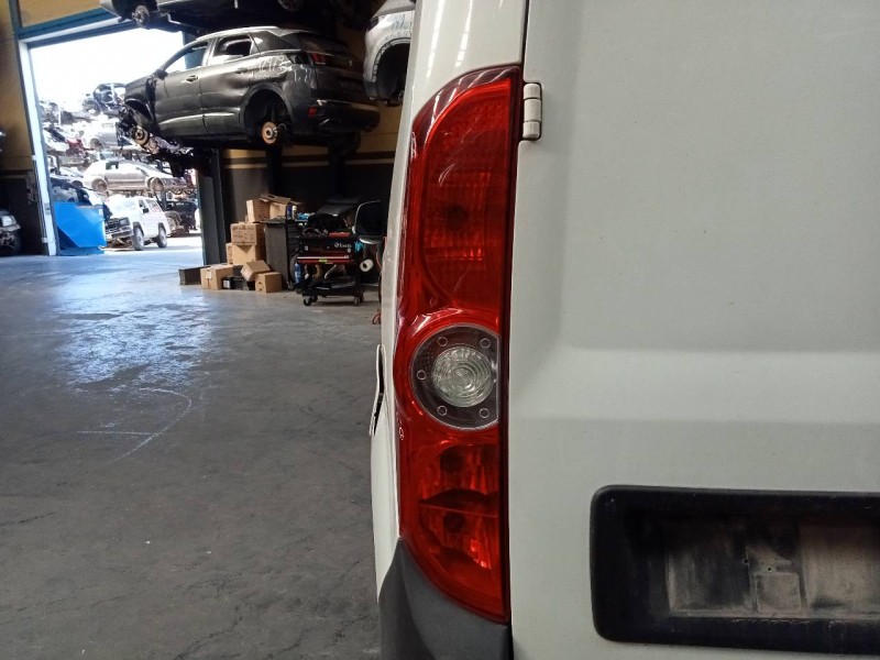 Recambio de piloto trasero izquierdo para opel combo d 1.6 16v cdti referencia OEM IAM   