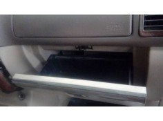 Recambio de guantera para isuzu trooper 3.0 dti cat referencia OEM IAM    2