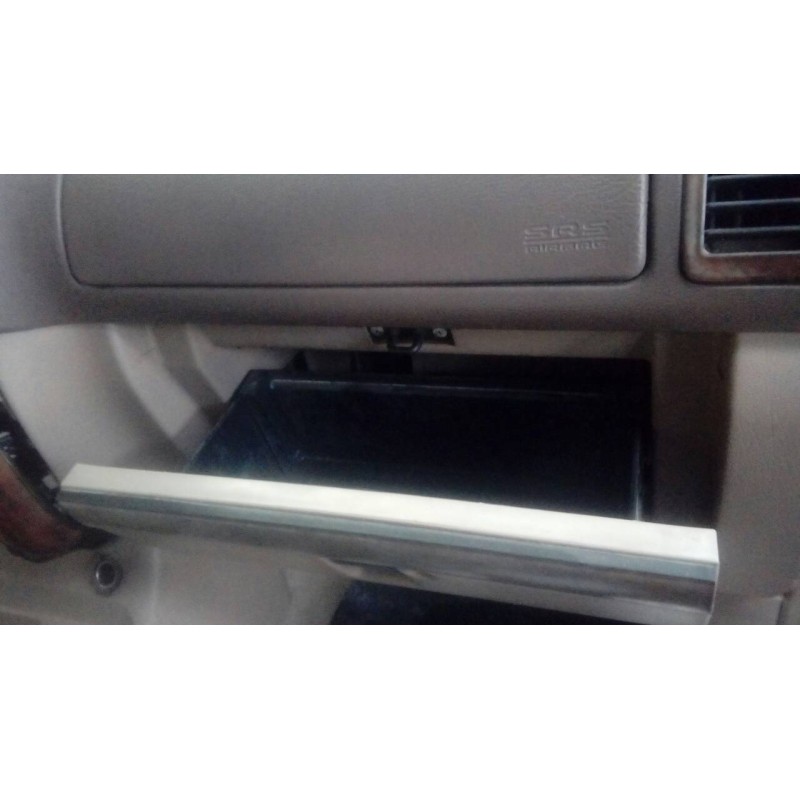 Recambio de guantera para isuzu trooper 3.0 dti cat referencia OEM IAM   