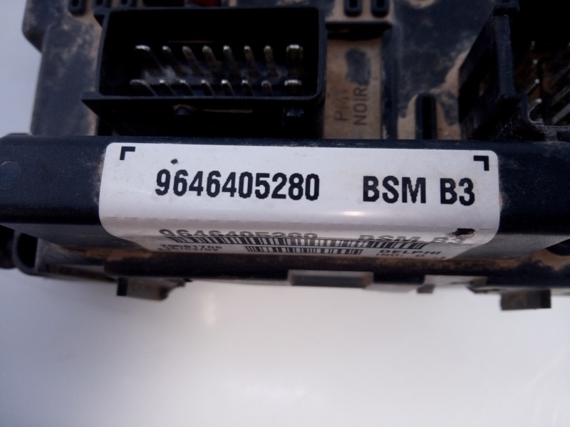 Recambio de caja reles / fusibles para peugeot 307 (s1) xs referencia OEM IAM 9646605280  E3-B2-44-3