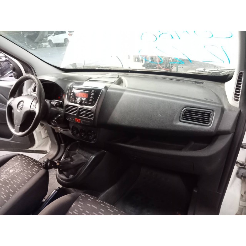 Recambio de salpicadero para opel combo d 1.6 16v cdti referencia OEM IAM   