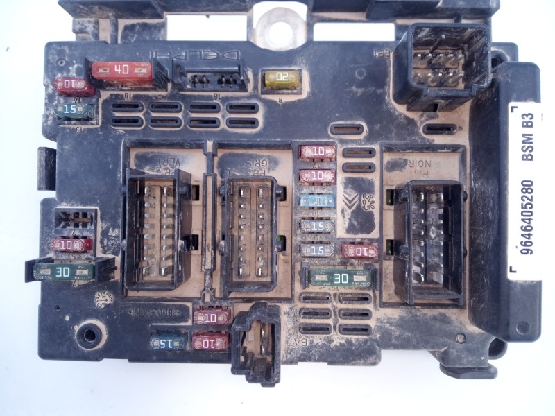 Recambio de caja reles / fusibles para peugeot 307 (s1) xs referencia OEM IAM 9646605280  E3-B2-44-3
