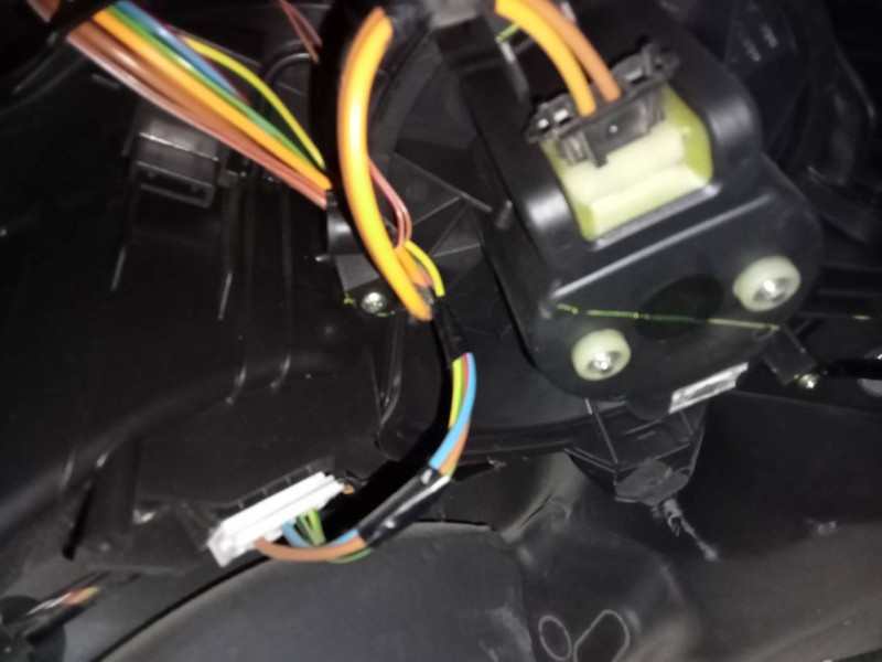 Recambio de ventilador calefaccion para opel combo d 1.6 16v cdti referencia OEM IAM 5T743  