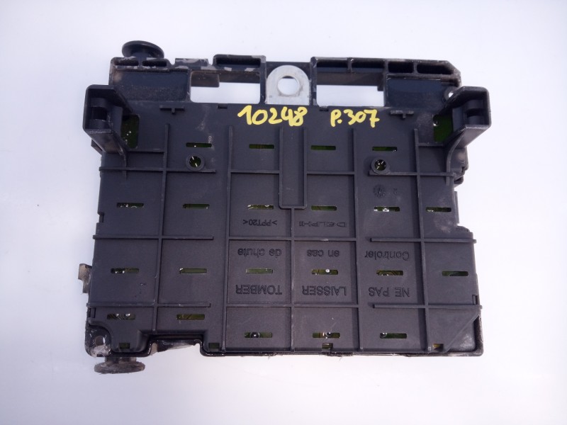 Recambio de caja reles / fusibles para peugeot 307 (s1) xr referencia OEM IAM 9650664180  E3-B2-44-3