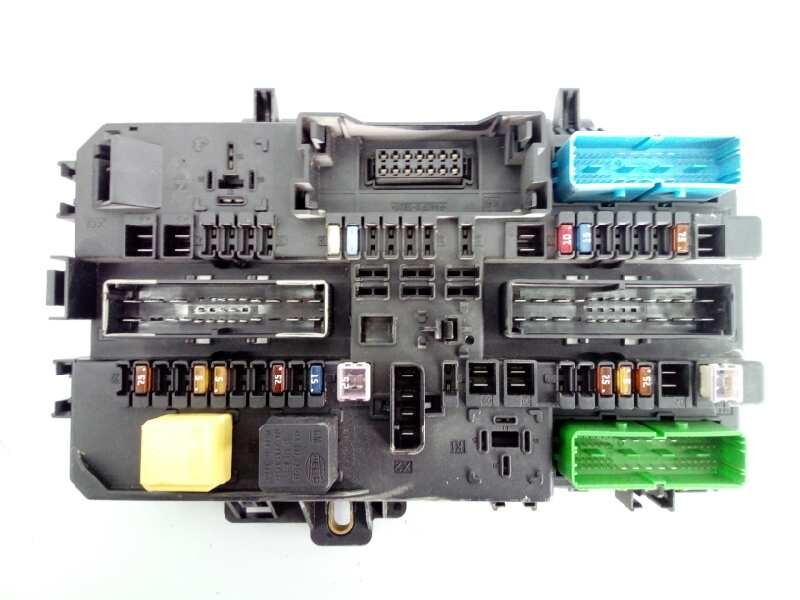 Recambio de caja reles / fusibles para opel astra h berlina referencia OEM IAM 5DK00866930  E2-B6-24-2