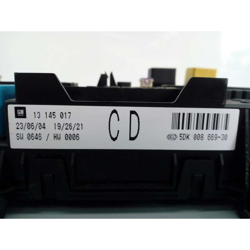 Recambio de caja reles / fusibles para opel astra h berlina referencia OEM IAM 5DK00866930  E2-B6-24-2