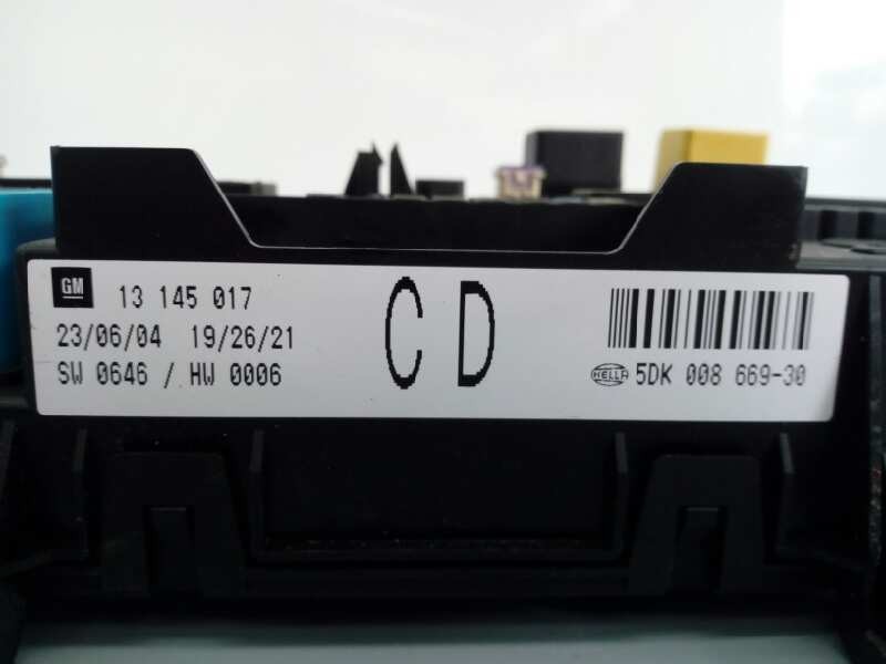 Recambio de caja reles / fusibles para opel astra h berlina referencia OEM IAM 5DK00866930  E2-B6-24-2
