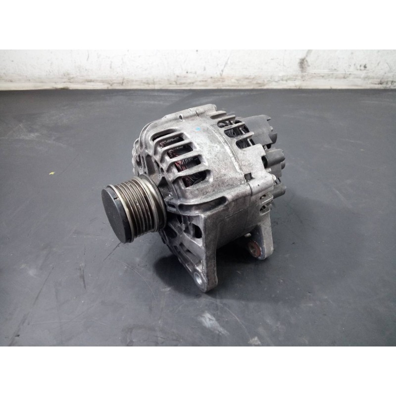Recambio de alternador para renault clio iv dynamique referencia OEM IAM 231007865RA 030132113015162 P3-B5-28-2