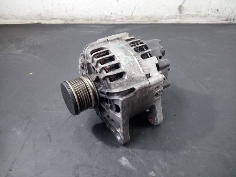 Recambio de alternador para renault clio iv dynamique referencia OEM IAM 231007865RA 030132113015162 P3-B5-28-2
