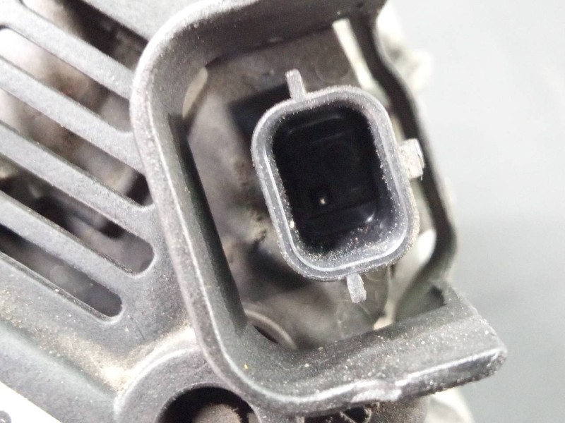 Recambio de alternador para renault clio iv dynamique referencia OEM IAM 231007865RA 030132113015162 P3-B5-28-2