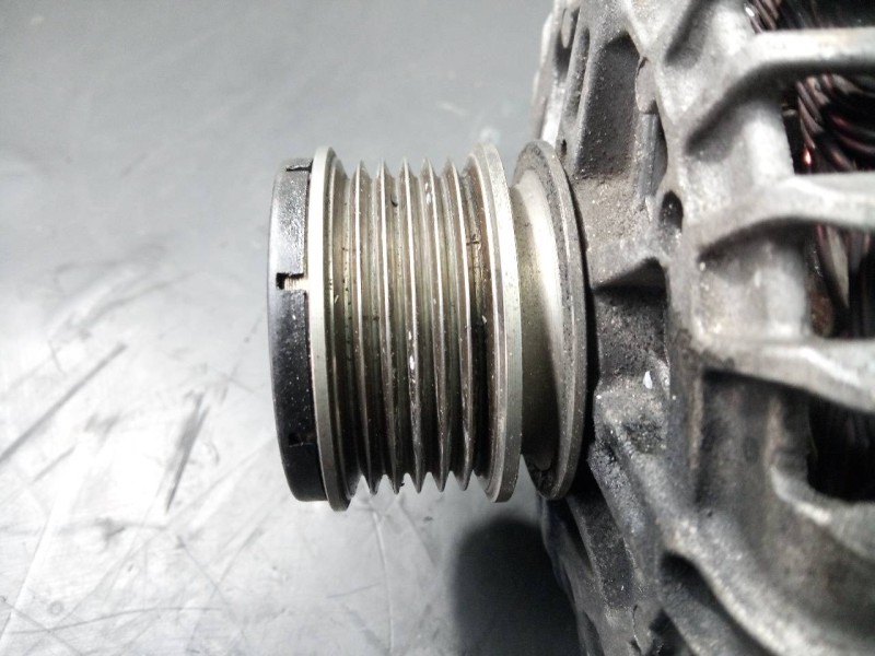 Recambio de alternador para renault clio iv dynamique referencia OEM IAM 231007865RA 030132113015162 P3-B5-28-2