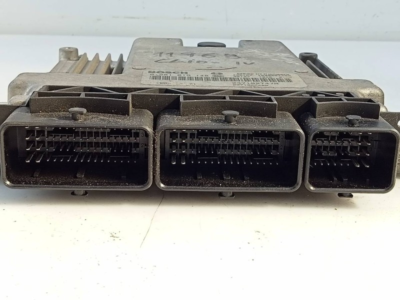 Recambio de centralita motor uce para renault clio iv dynamique referencia OEM IAM 237102747R 0281019148 E2-A1-40-1