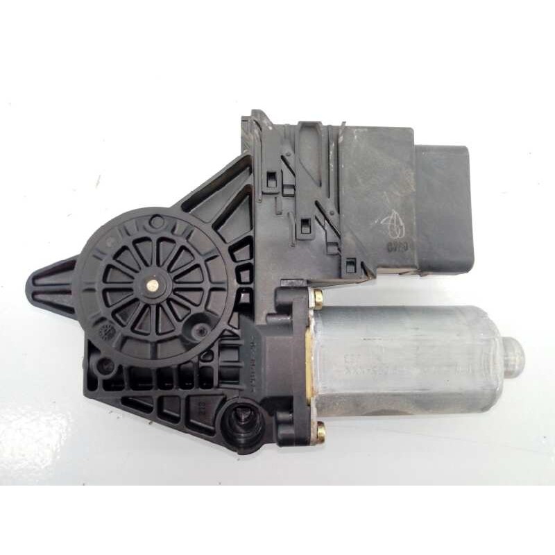 Recambio de motor elevalunas trasero izquierdo para volkswagen passat berlina (3b3) referencia OEM IAM   E1-B6-8-4