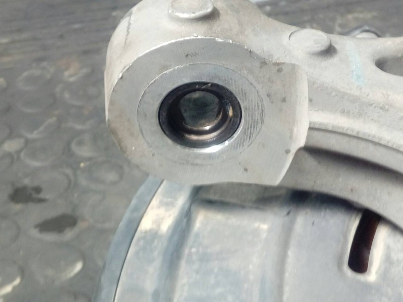 Recambio de mangueta delantera derecha para hyundai santa fe style 4wd limited referencia OEM IAM RC5M522  P1-A4-20