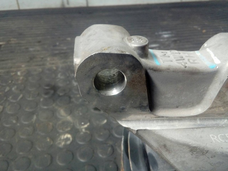 Recambio de mangueta delantera derecha para hyundai santa fe style 4wd limited referencia OEM IAM RC5M522  P1-A4-20