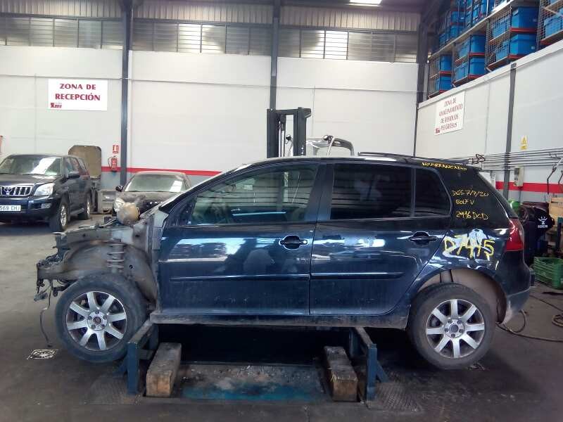 volkswagen golf v berlina (1k1) del año 1999