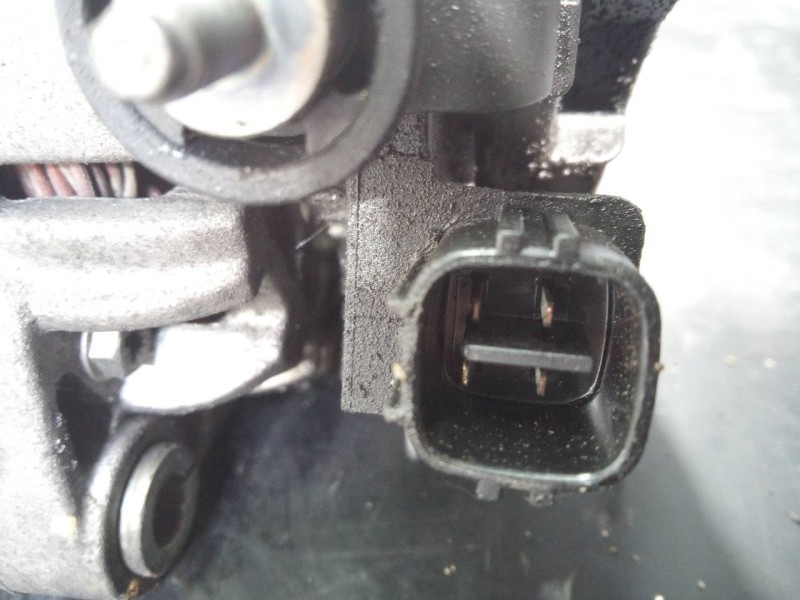 Recambio de alternador para toyota hilux (kun) double cab 4x4 referencia OEM IAM 0124315033 2706001060C P3-B5-13-3