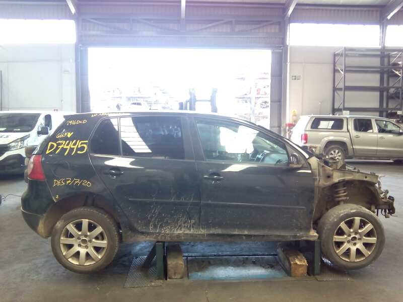 volkswagen golf v berlina (1k1) del año 1999