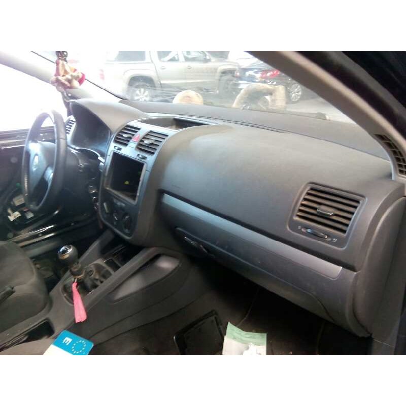 volkswagen golf v berlina (1k1) del año 1999