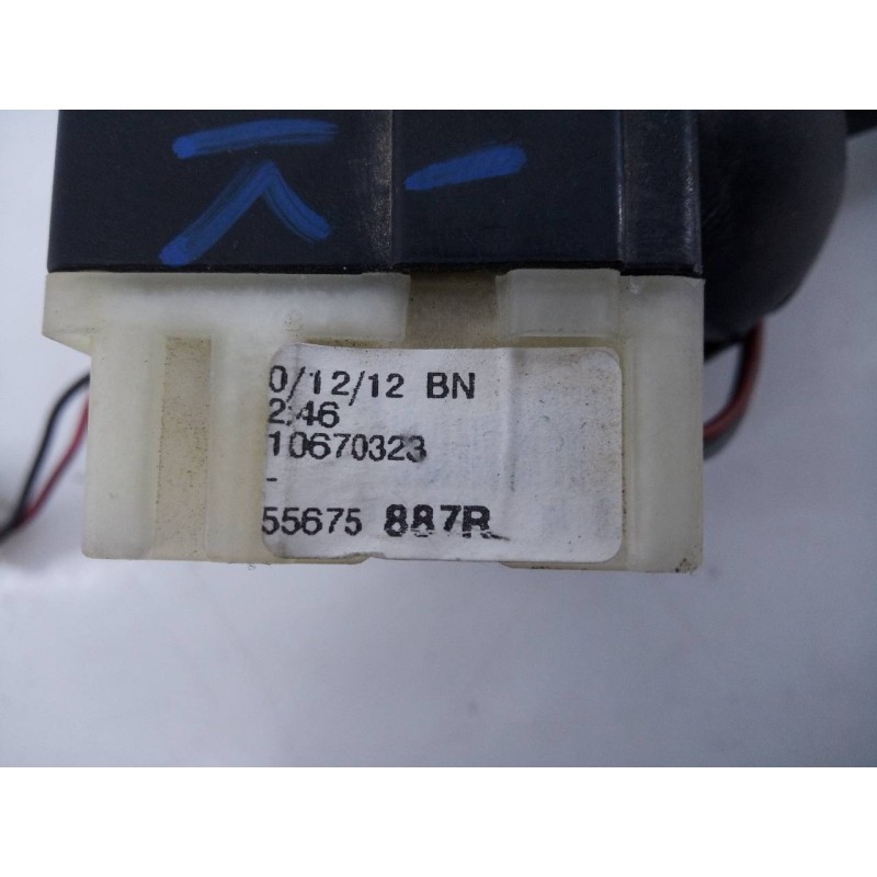 Recambio de mando intermitentes para renault clio iv dynamique referencia OEM IAM 55675887R  E2-A1-20-1