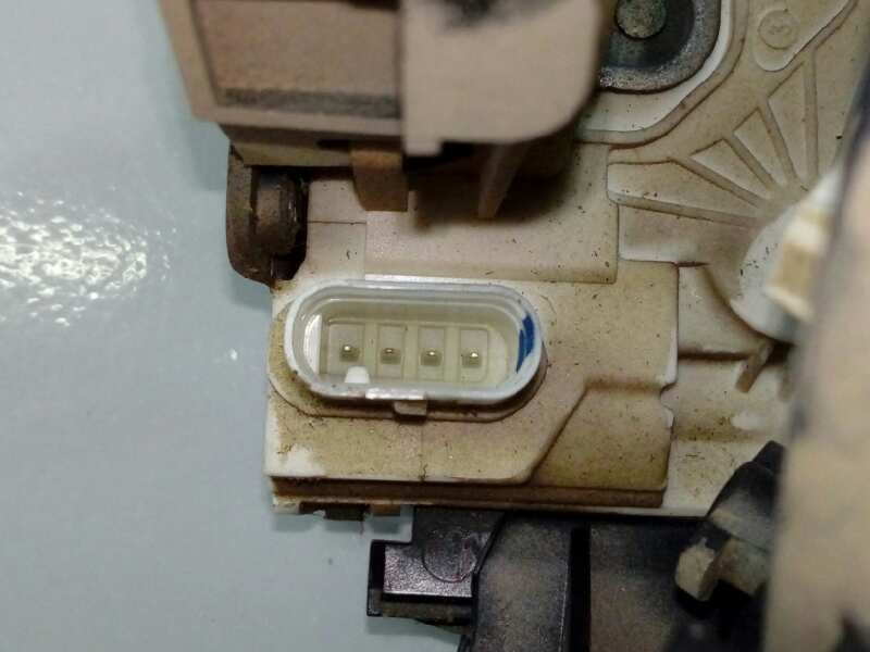 Recambio de cerradura puerta trasera derecha para mercedes-benz clase c (w204) berlina c 220 cdi (204.008) referencia OEM IAM A2